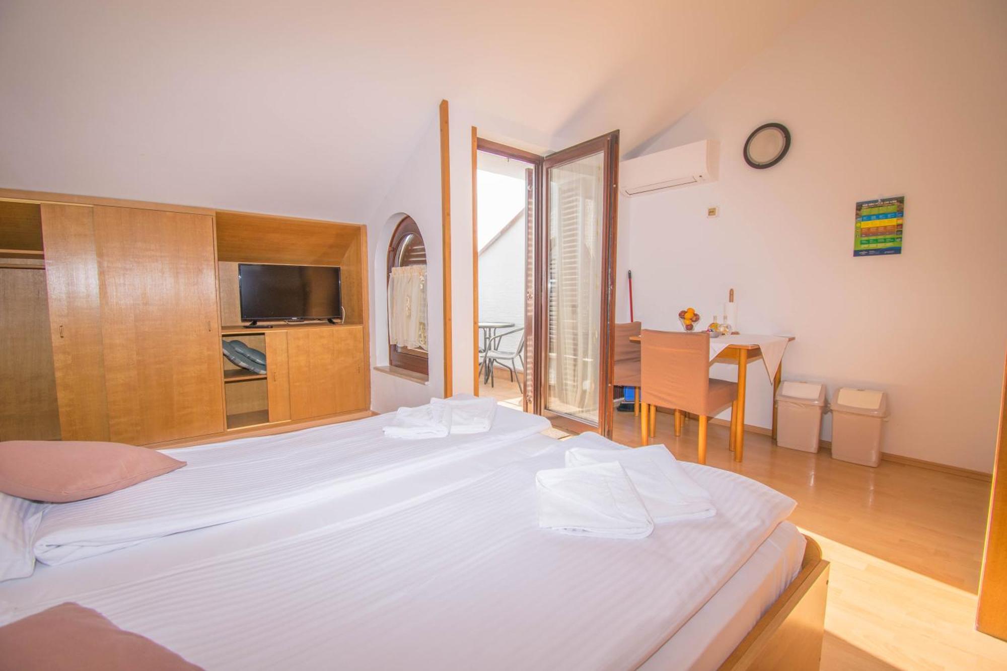 Apartments Punta & Vista In Krk Krk Town Dış mekan fotoğraf